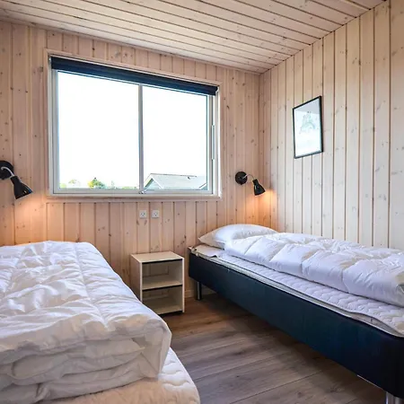 Prázdninový dům 8 Bedroom Beautiful In Grenå