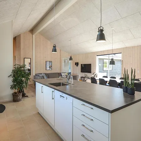 Dom wakacyjny 8 Bedroom Beautiful In