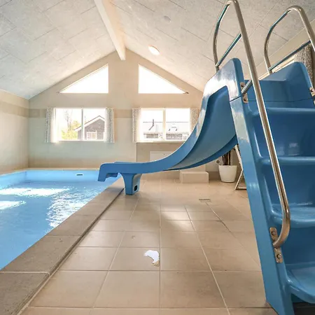 8 Bedroom Beautiful In *