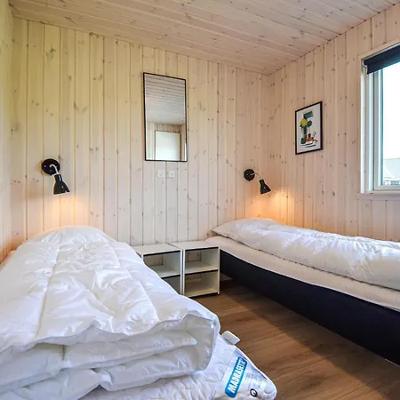 8 Bedroom Beautiful In Ferienhaus *