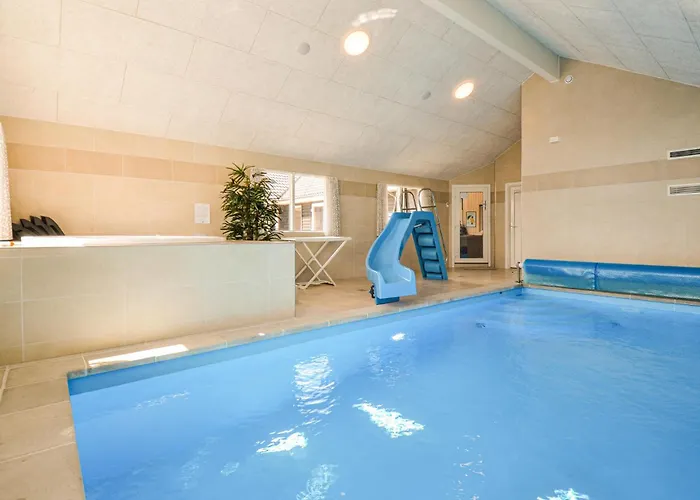Дом отдыха 8 Bedroom Beautiful In Грена